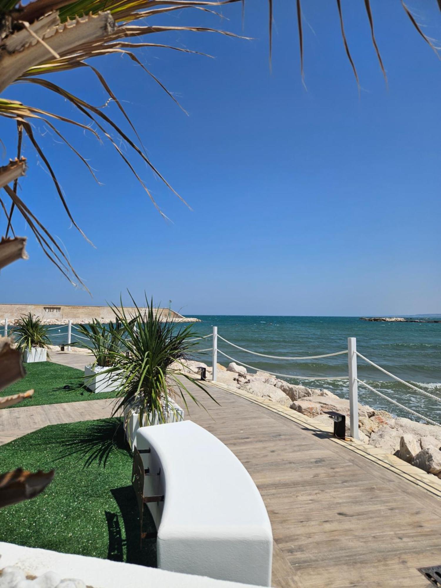 Dada Suites And Sea San Salvo Exterior foto
